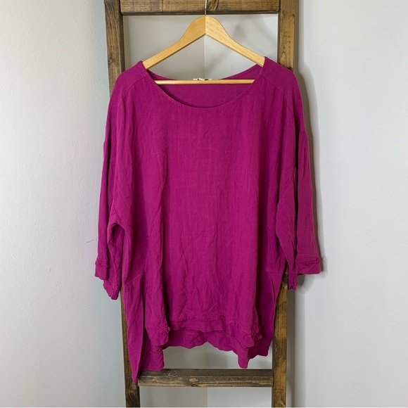 Umgee Tops - Umgee Women's Fringe Edge Magenta Top Size L